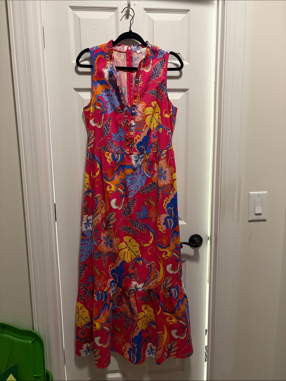 Sleeveless Pink Tropical Print Dress